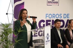 Foro de diputados en Cuauht&eacute;moc el 30 de Octubre