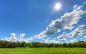 Prev&eacute;n nublados con temperatura c&aacute;lida para hoy