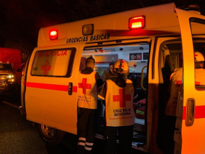 Muere motociclista tras chocar contra una pick up