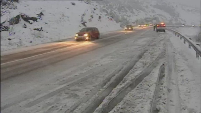 &iexcl;Cuidado! Cierran tramos en las carreteras de la sierra por nevada