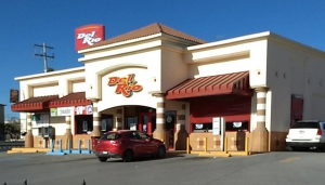 Malandros le roban su camioneta en tienda comercial