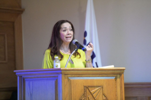 Present&oacute; UACH conferencia "Caso Mazan: an&aacute;lisis desde la Antropolog&iacute;a