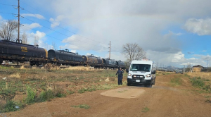 Hombre es atropellado por el tren.