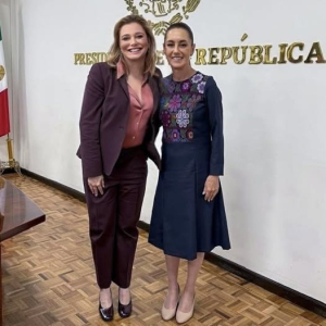 Conversara Presidenta de M&eacute;xico con Gobernadora sobre agentes de E.U.