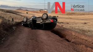 Volcadura en Cerros Colorados deja solo da&ntilde;os materiales