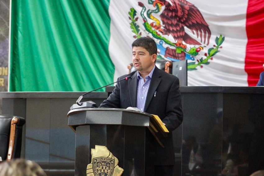 Pide Saúl Mireles ampliar urgentemente el plazo de reinscripción al PEUA