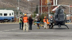 Trasladan en helic&oacute;ptero a mujer tras accidente en Guachochi